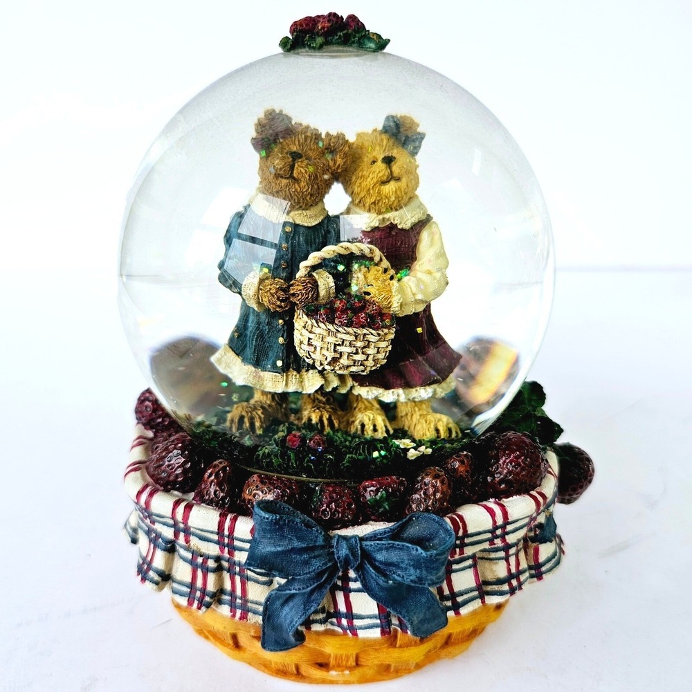 Vintage Boyds Bears Music Box Snow‎ Globe Strawberry Basket Cottagecore Decor